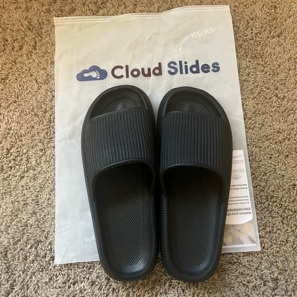 Brand new Cloud Slides - endless comfort for your feet! Black size 11. - Picture 3 of 6